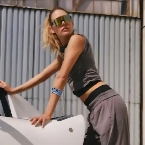 NWT Free People Movement Hot Shot Crossover Top Only- Dark Shadow - Picture 3 of 11